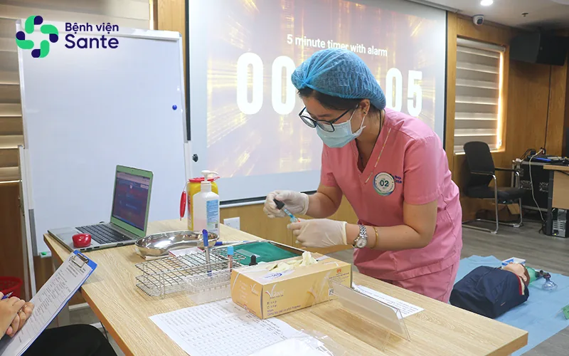 Thực hành lấy máu và định nhóm máu - Bệnh viện SANTE Bình Thạnh, TP.HCM