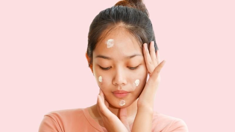 Chăm sóc da sau tẩy nốt ruồi đúng cách, mau bong vẩy